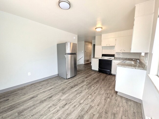 Photo - 1113 W Arroyo Ave Unit 1
