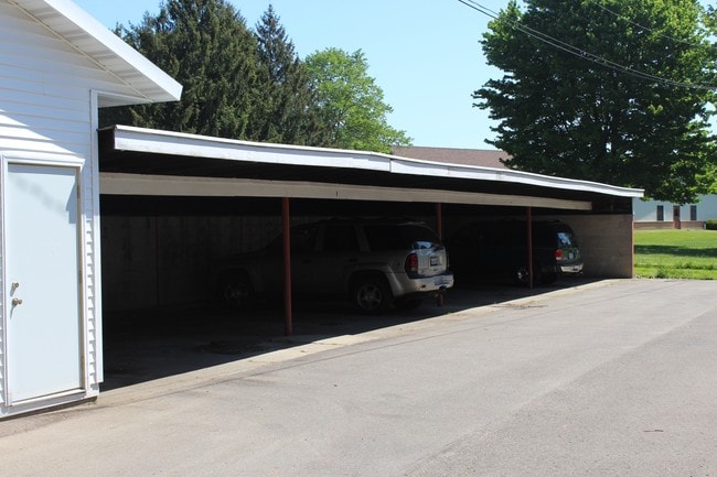 Photo - 310 - 320 E Arlington St