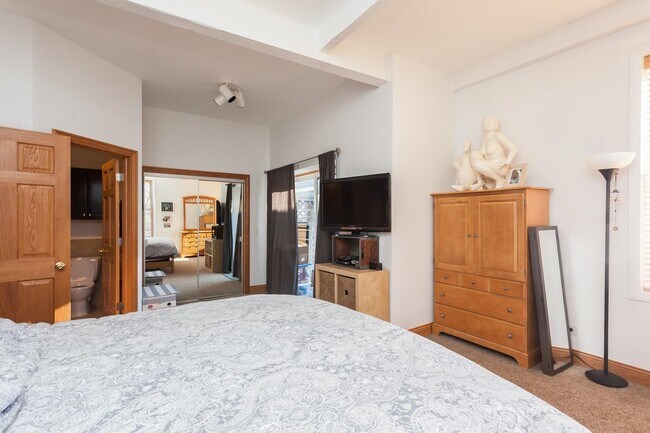 Photo - 2 bedroom in Chicago IL 60640 Unit 2