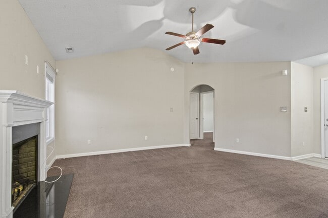 Photo - 752 Radiant Dr