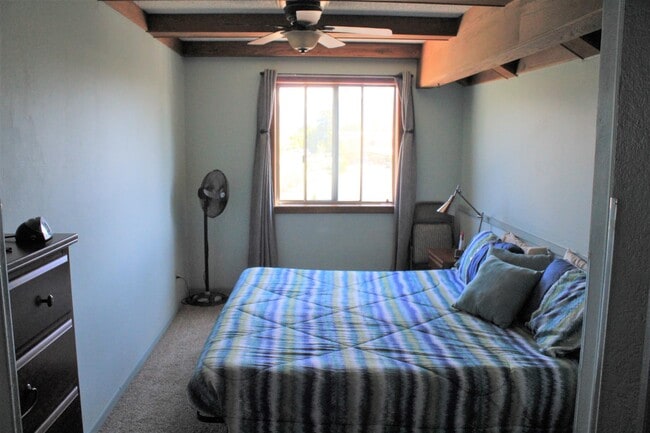 Photo - 1200 T A Riordan