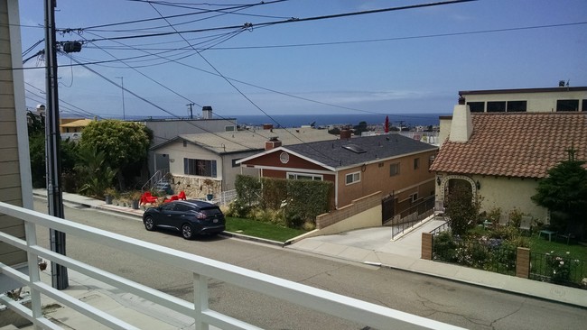 Photo - 1834 Rhodes St Casa