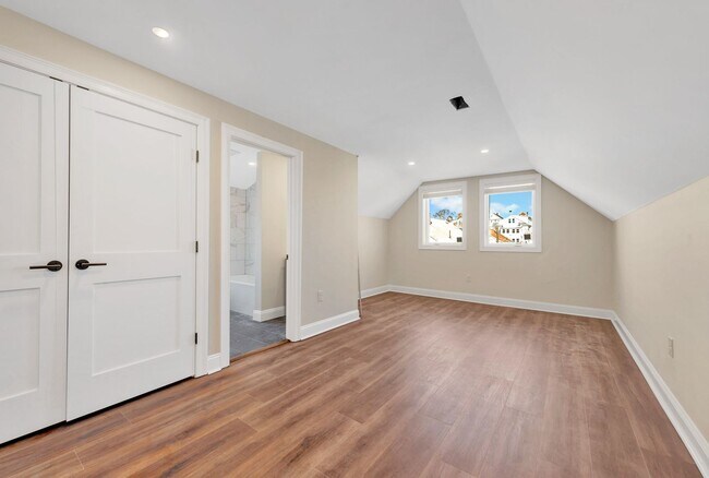 Photo - Renovated 6 bed/5 bath in Somerville