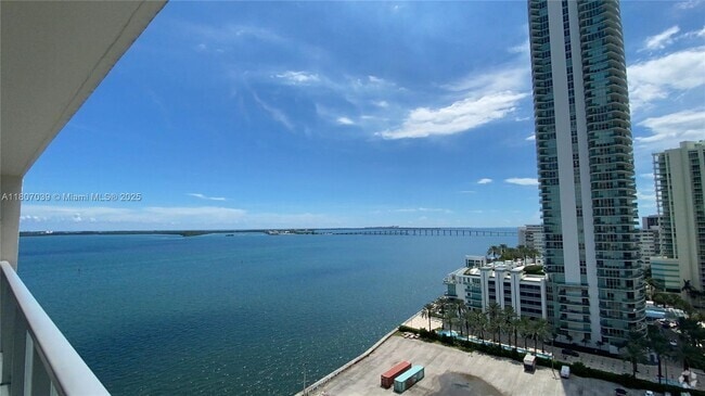 Building Photo - 1155 Brickell Bay Dr Unit 1505 Rental