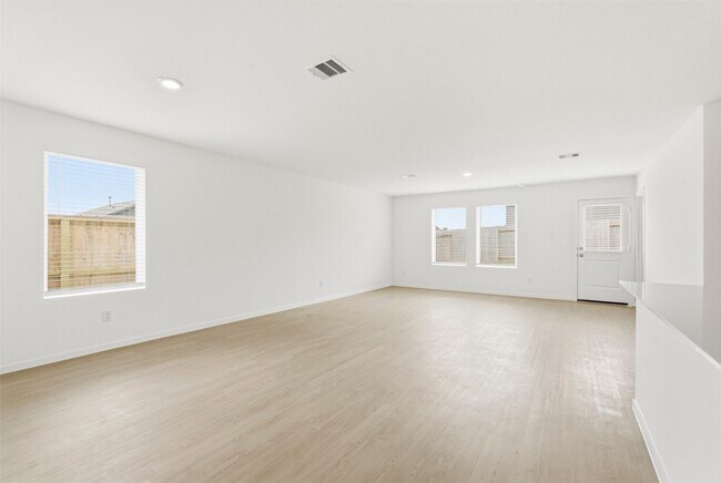 Photo - 17334 Glacier Frst Ln