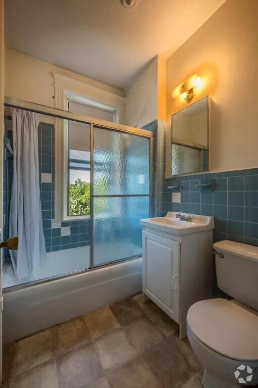 Building Photo - 7 Barrows St Unit 7B Rental