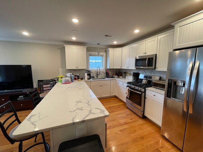 Photo - 116 Holland St Unit 2L