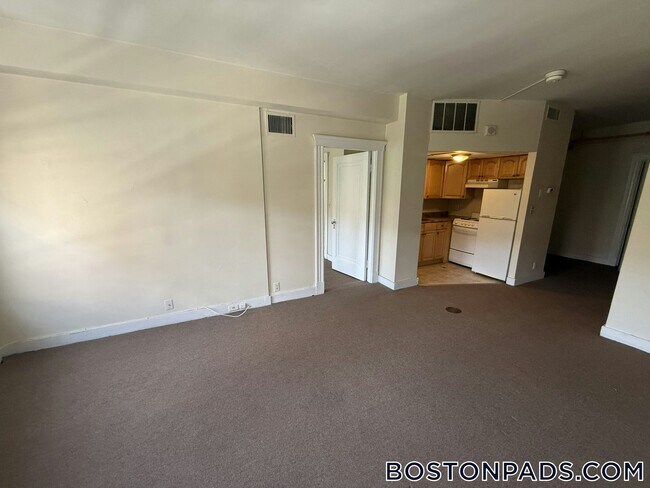 475 Commonwealth Ave Unit 305