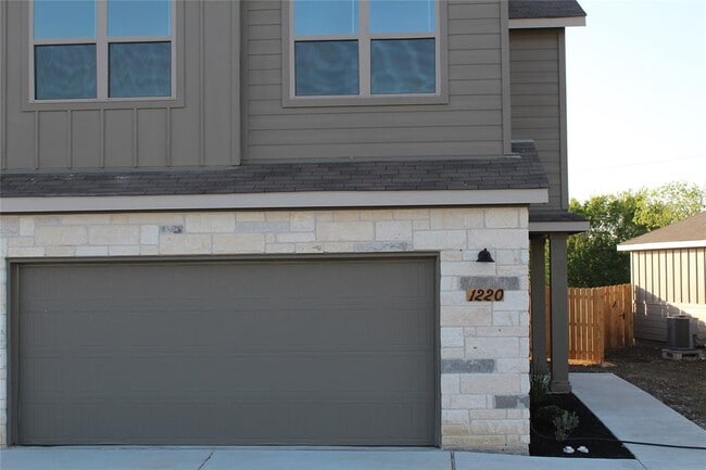 Photo - 1220 Garland Rd