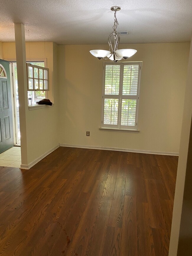 Photo - 1490 Amanda Park Ln