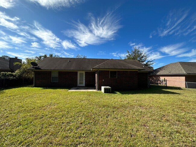 Photo - 906 Willowbrook Dr