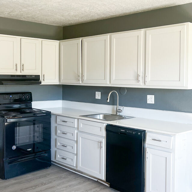 Photo - Straight Creek Apartments