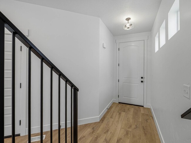 Photo - RES_VANDERWATT_866 Unit RES_VANDERWATT_866_UPSTAIRS