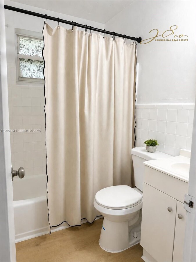 Photo - 1465 W 28th St Unit 4