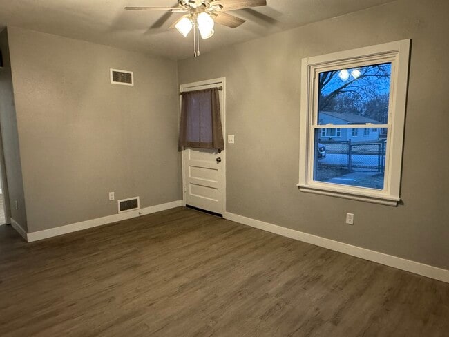 Photo - 3878 Johnson Ave