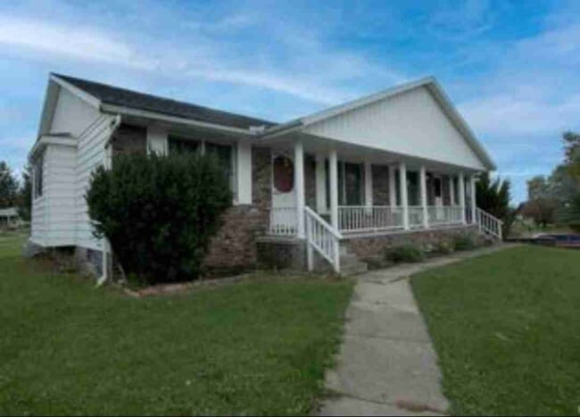 Photo - 401 Georgia Pkwy