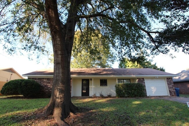 Photo - Coming Soon: Stunning 2 bedroom, 2 bath home in Whitehouse ISD!