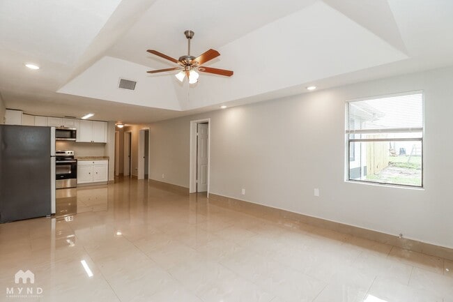 Photo - 7018 Maclura Dr