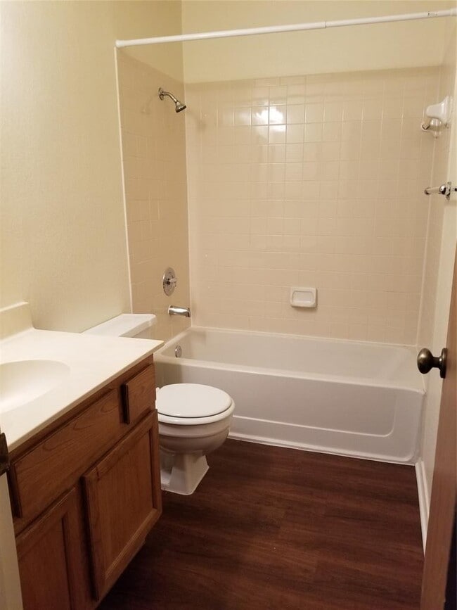 Photo - 740 Simonetti Dr