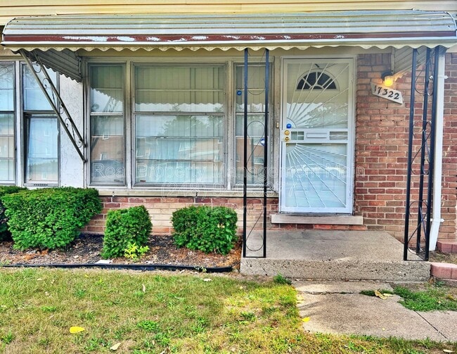 Photo - 17322 Greenfield Rd