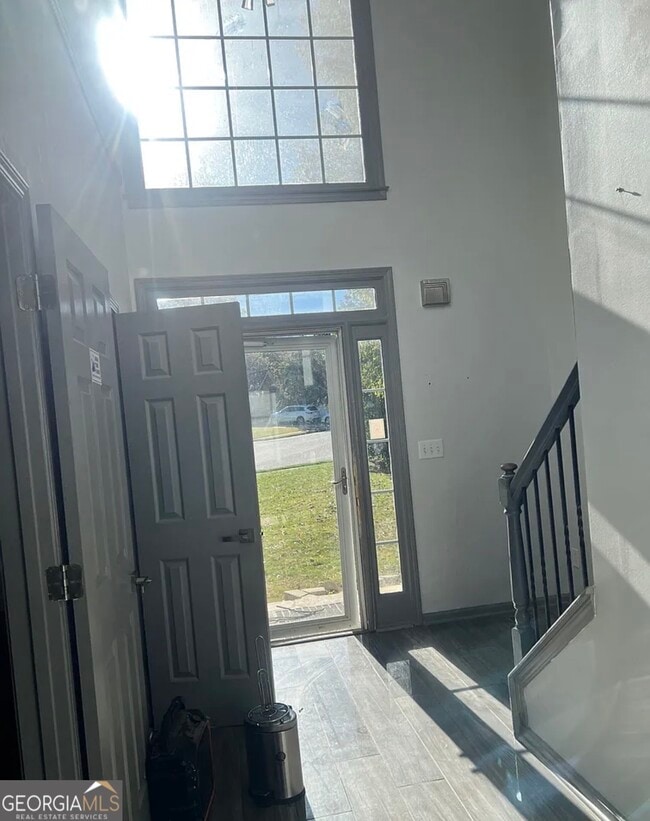 Building Photo - 3335 Prairie Dr