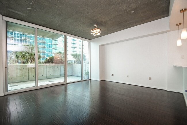 Photo - 5925 Almeda Rd Unidad 10704