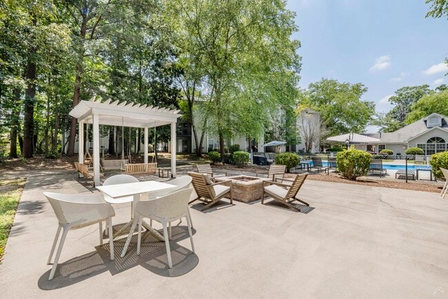 Georgetown Luxury Townhomes and Apartments