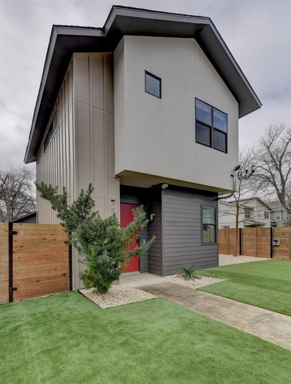 2501 E 4th St