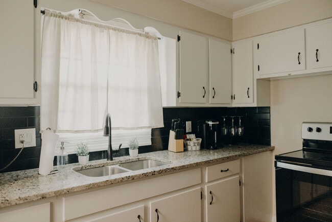 Photo - 108 Sunview Ave