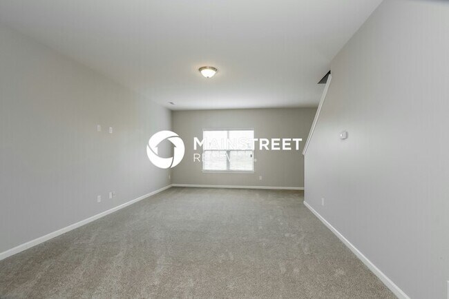 Photo - 4 Bedroom Pet-Friendly Home in Charlotte, NC with Main Street Renewal