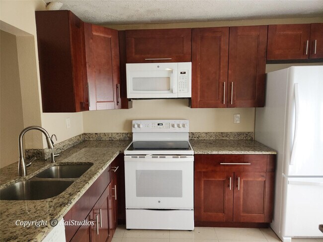 Photo - 10293 NW 33rd St