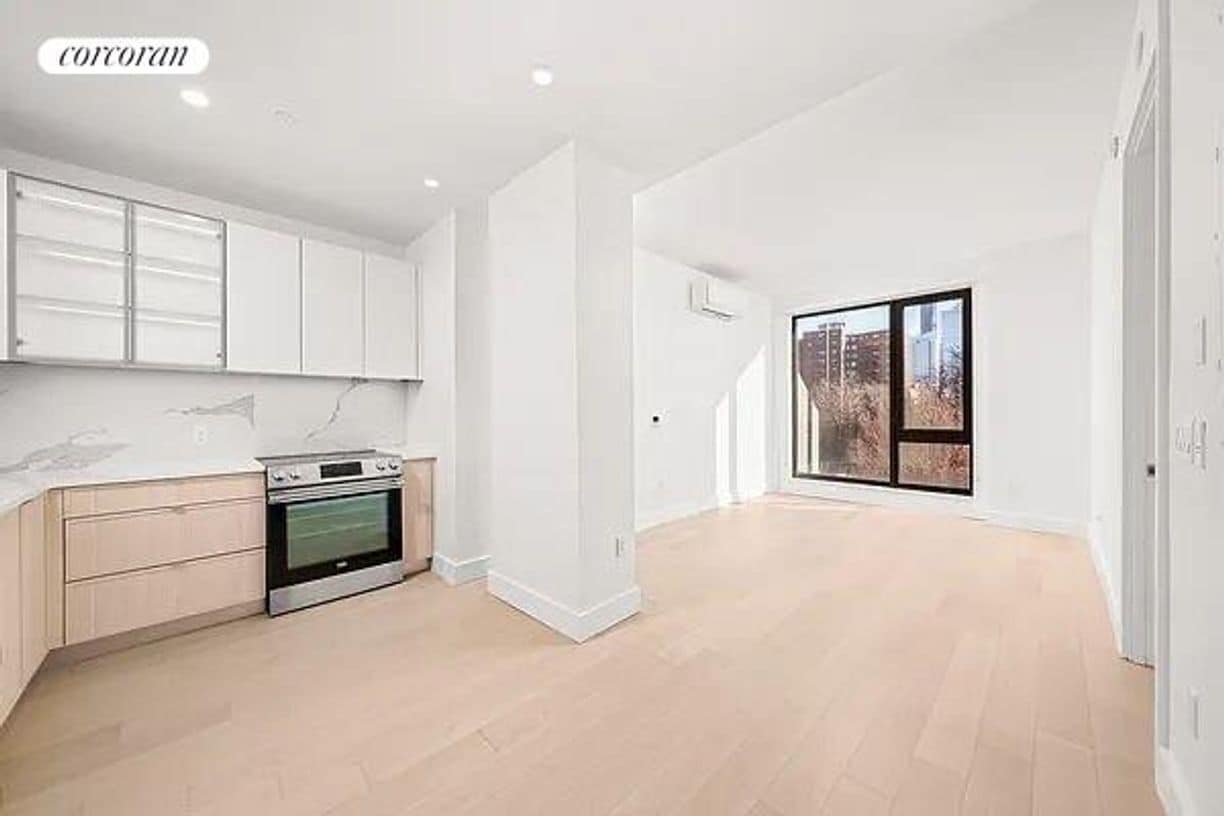 Photo - 218 Front St