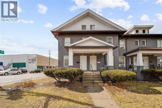 Photo - 1691 Dougall Ave