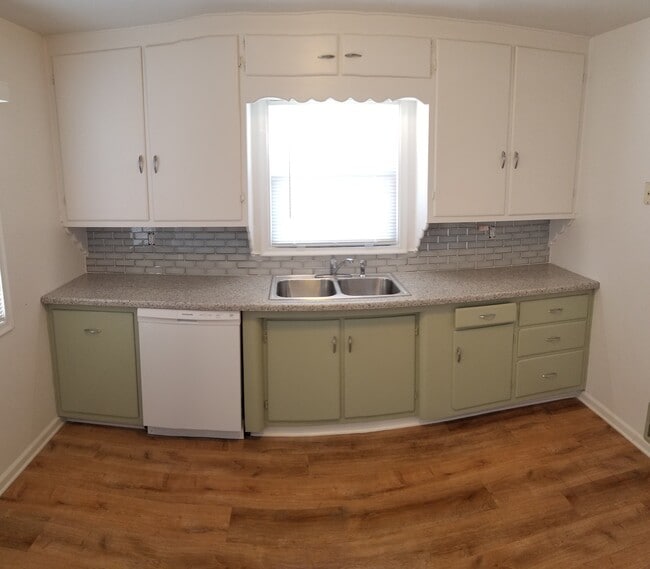 Photo - 328 W 1950 N