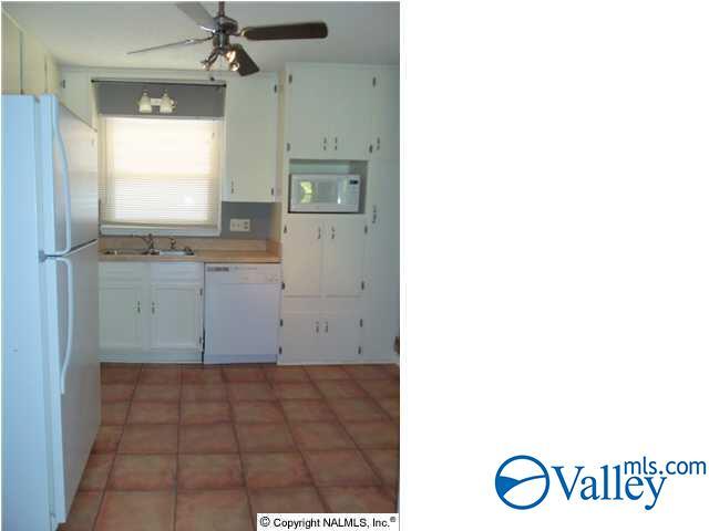 Photo - 408 Karter St NW