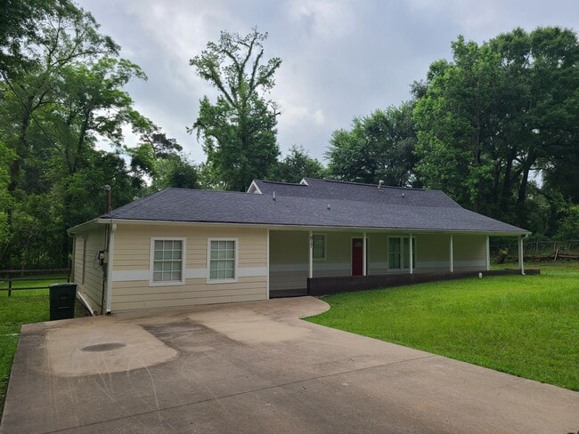 Building Photo - 917 Linda Ln