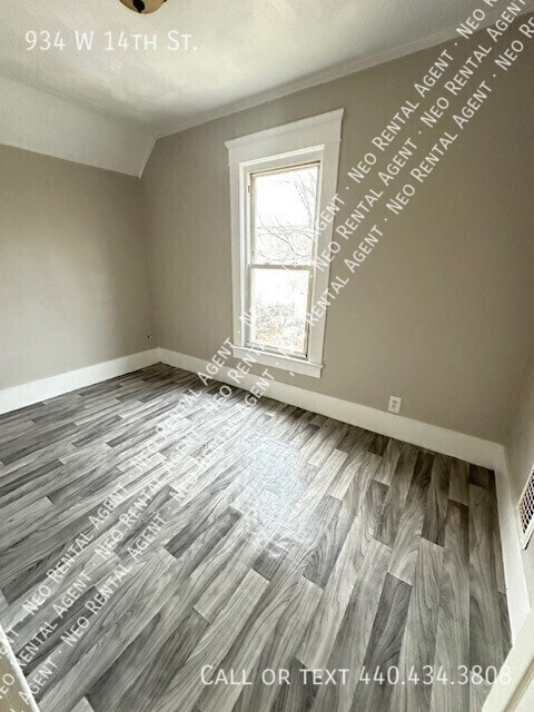 Photo - 934 W 14th St