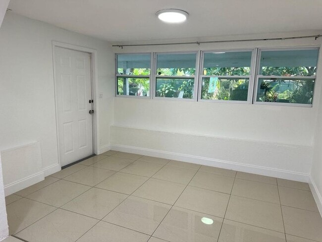 Photo - 104 NE 16th Ave