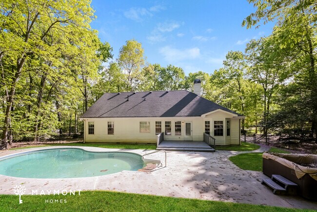 Photo - 47 Lakesprings Dr