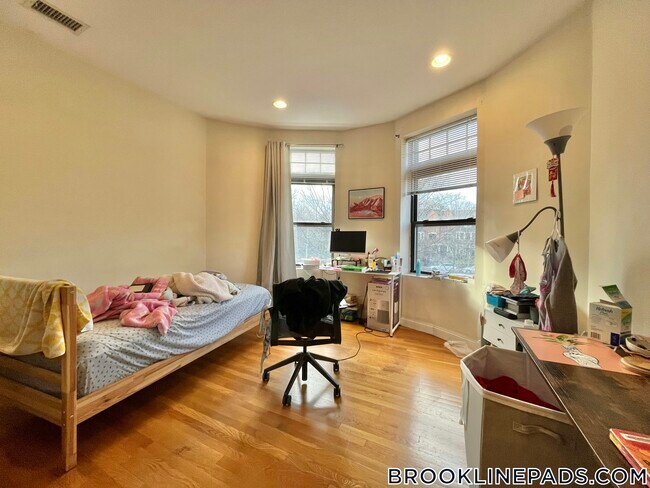 Photo - 1801 Beacon St Unidad 5