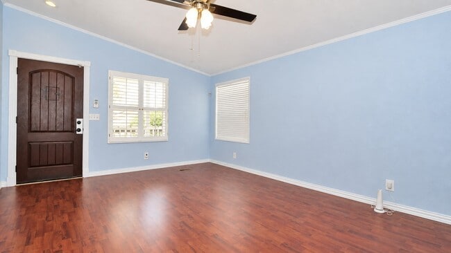 10011 Berrybriar Ln