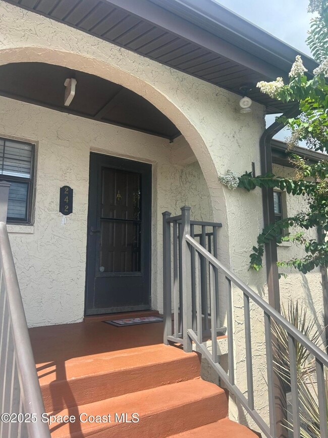 Building Photo - 1675 S Fiske Blvd Unit 242-J