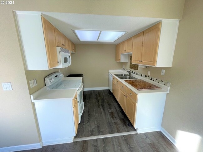 Photo - 2 Bedroom 2 Bathroom Ground Floor Condo in Murrayhill