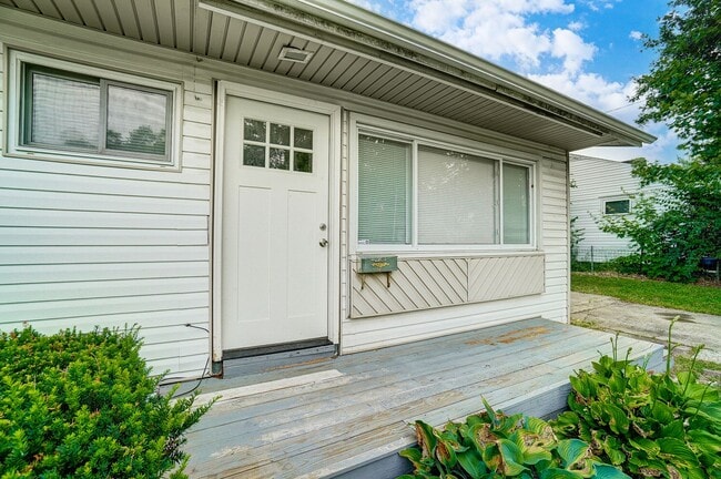 Photo - Three Bedroom Home in Dayton with Back Yard