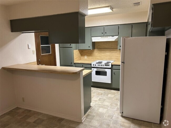 Building Photo - 1300 N Nolan River Rd Unit B Rental