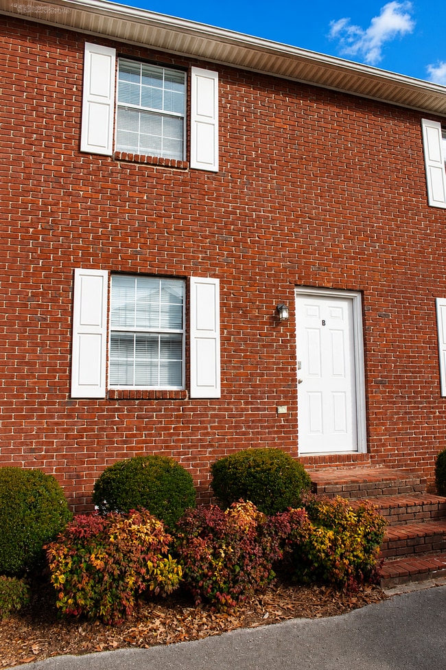 Building Photo - 1219 Byrne Ave Unit 1219 Byrne Ave C