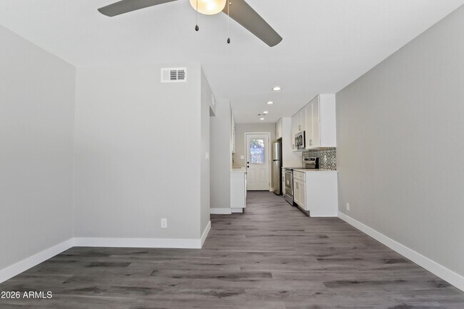 Photo - 35 W Medlock Dr Unit 4