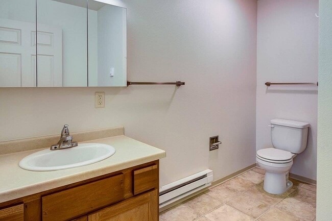 Bathroom - Pheasant Run