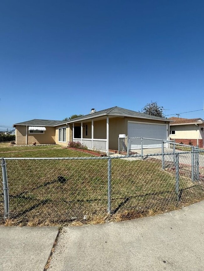 Charming 3-bedroom, 2-bathroom home - Charming 3-bedroom, 2-bathroom home