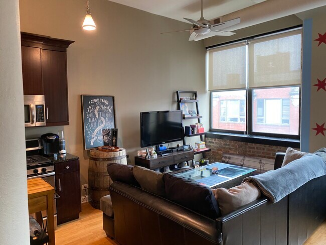 Photo - 331 S Green St Unidad 6C